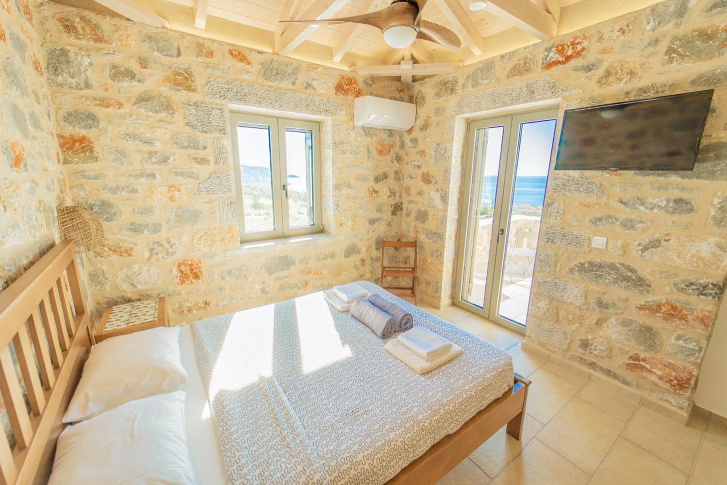 Villa Dioni Ena Pyrgos Bagian luar foto
