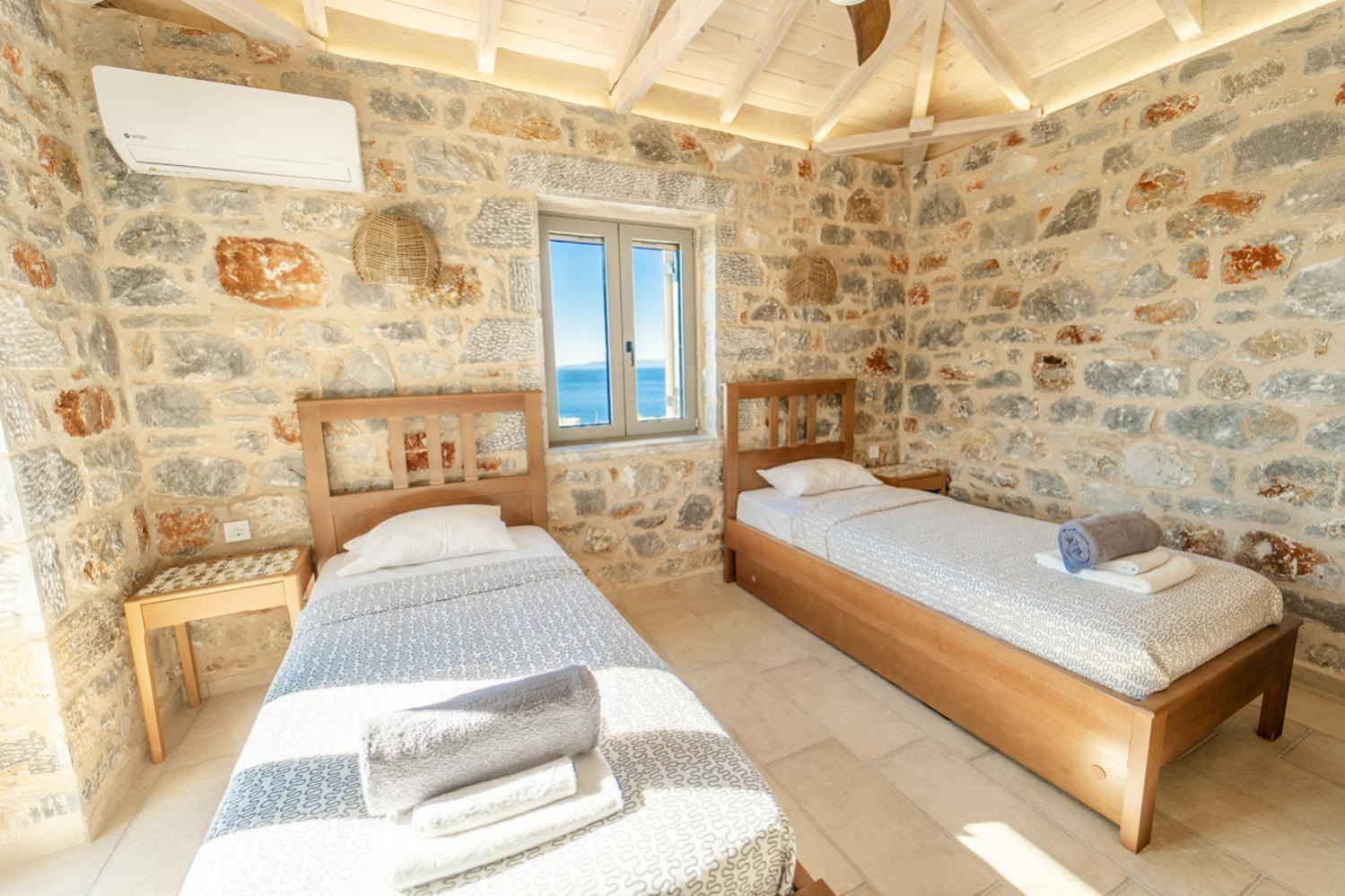 Villa Dioni Ena Pyrgos Bagian luar foto